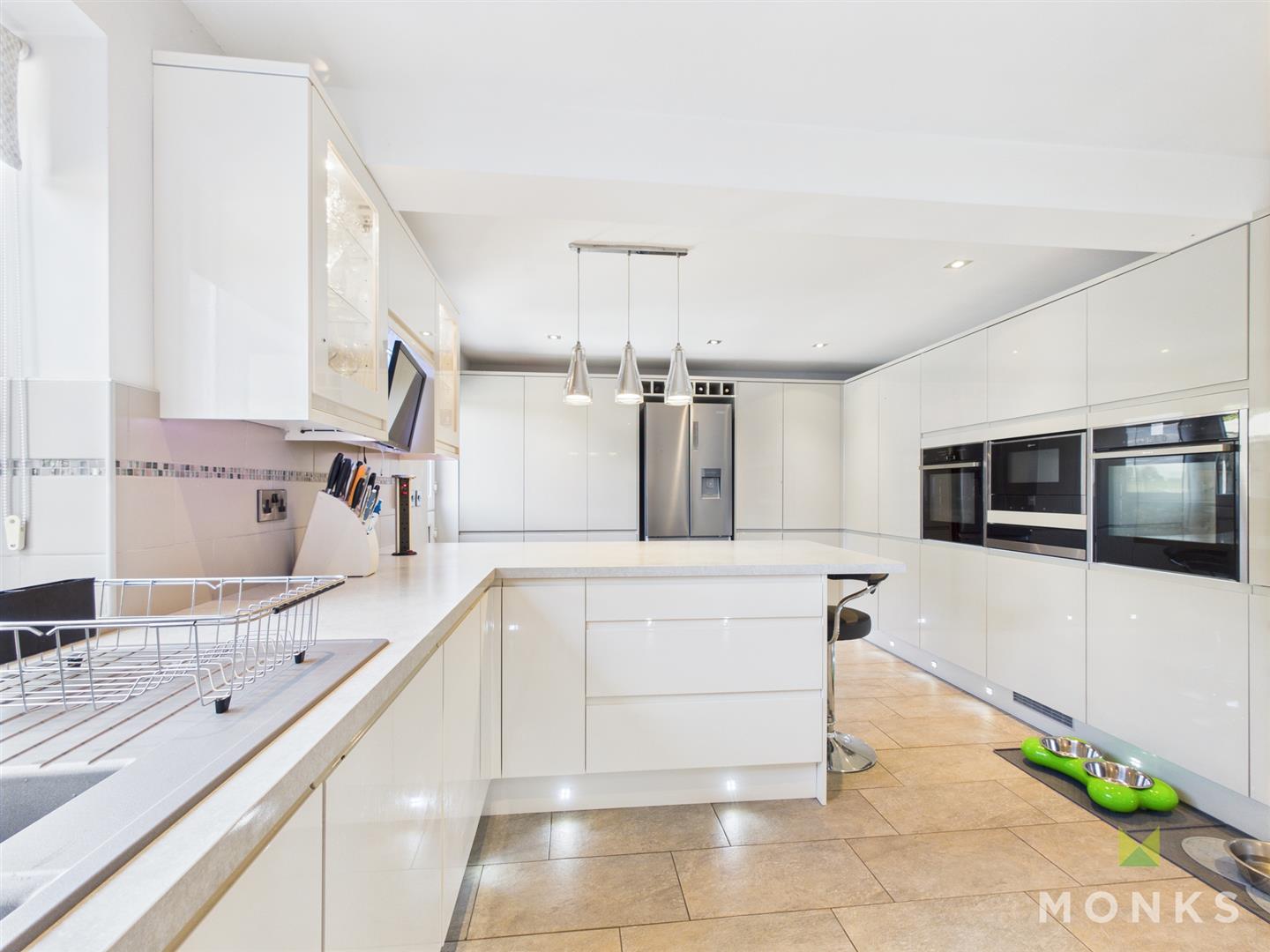 13 Golfa Close, Welshpool, SY21 8EZ For Sale